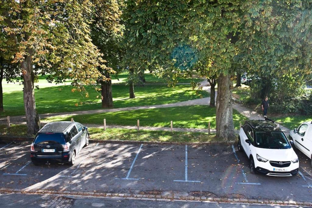 Gite Rdc 42M2 400 M Centre Ville 200 M Gare Tgv Parking Gratuit 250 Places Face Au Logement Arras Buitenkant foto