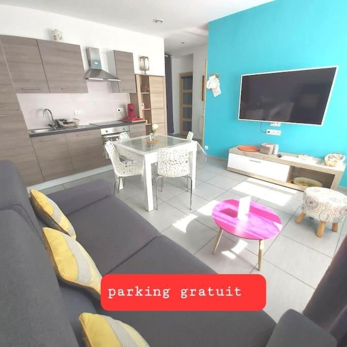 Gite Rdc 42M2 400 M Centre Ville 200 M Gare Tgv Parking Gratuit 250 Places Face Au Logement Arras Buitenkant foto